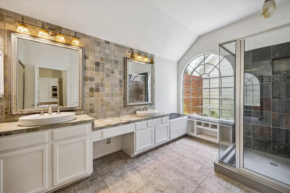 30 Skyland Place The Woodlands, TX 77381