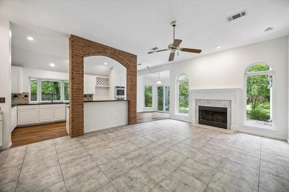 30 Skyland Place The Woodlands, TX 77381