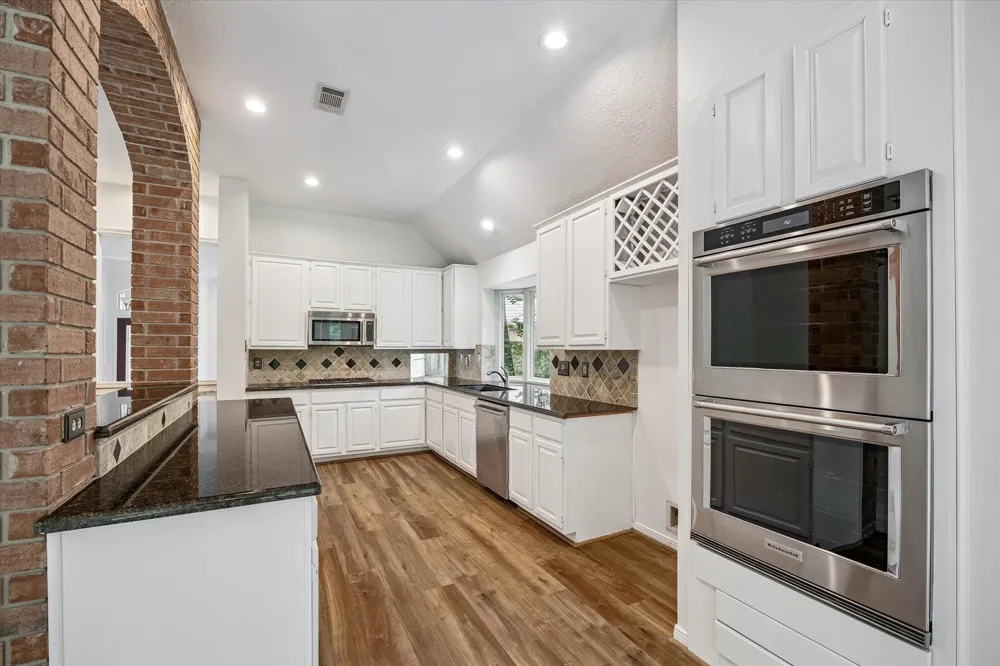 30 Skyland Place The Woodlands, TX 77381