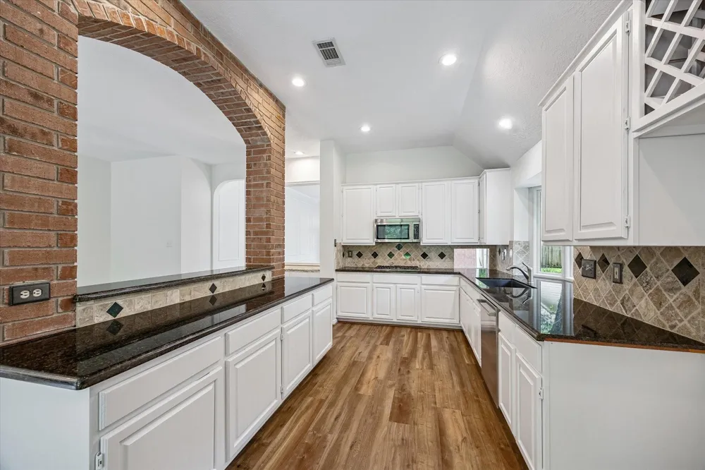30 Skyland Place The Woodlands, TX 77381