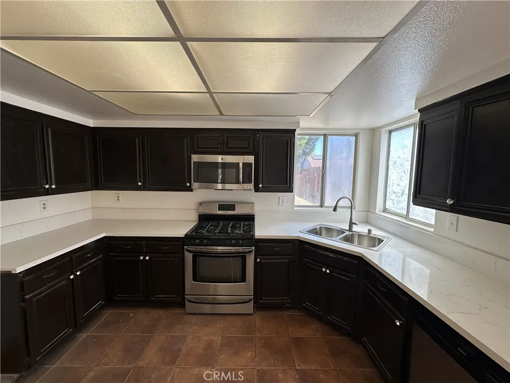 37048 Velutina Palmdale, CA 93550