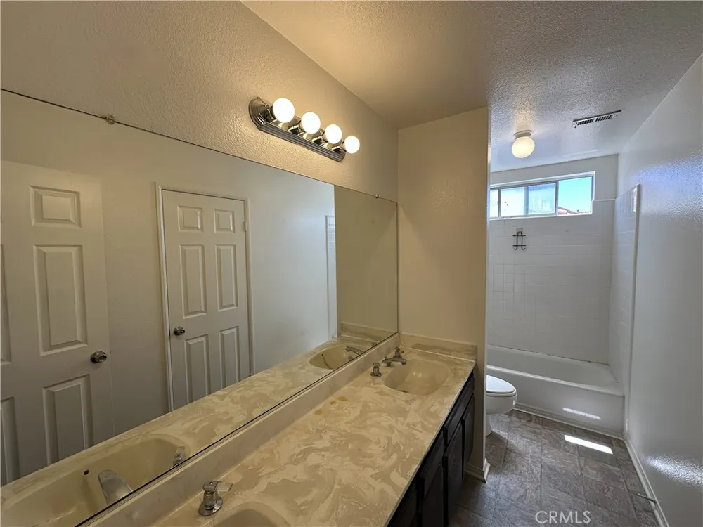 37048 Velutina Palmdale, CA 93550