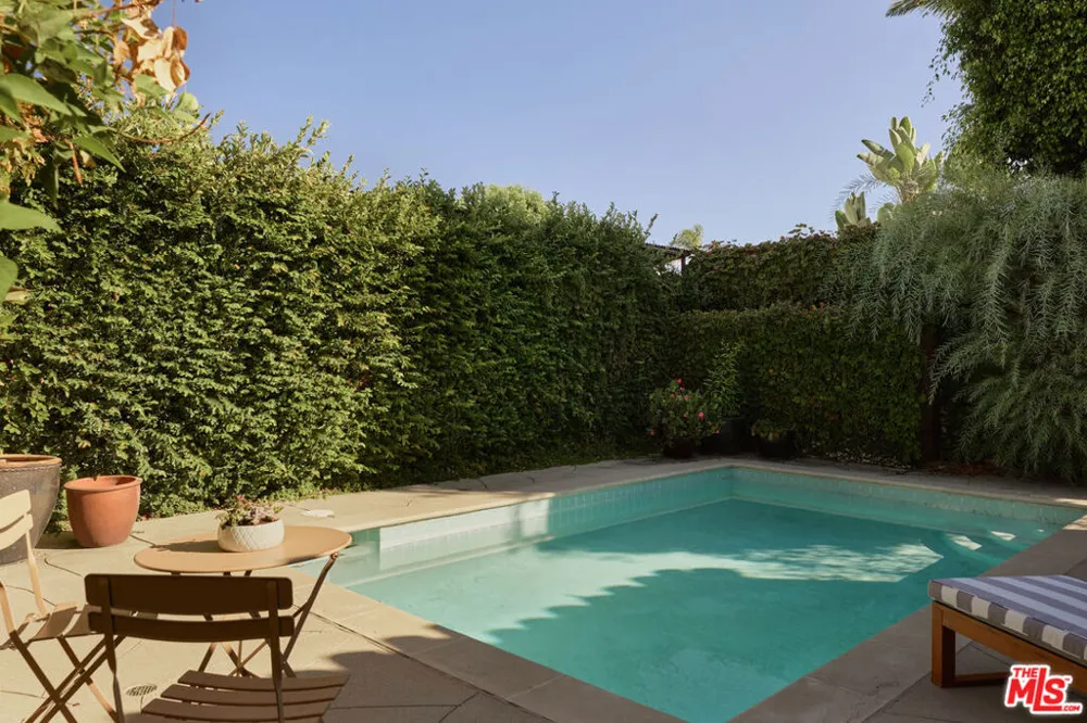 802 S Genesee Avenue Los Angeles, CA 90036