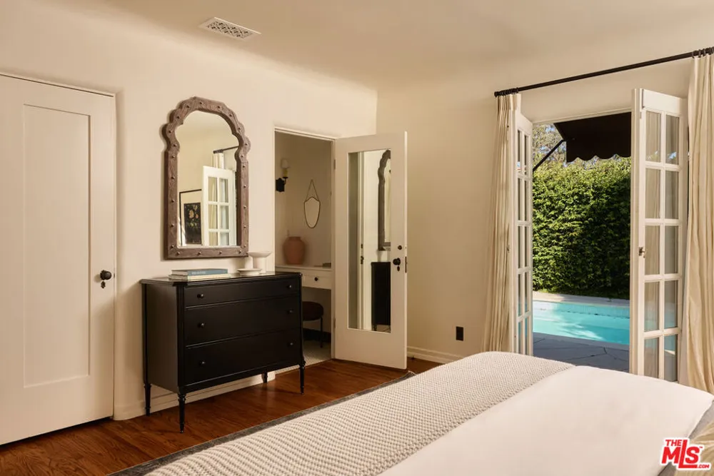 802 S Genesee Avenue Los Angeles, CA 90036