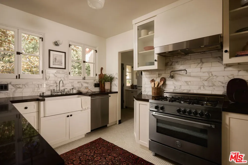 802 S Genesee Avenue Los Angeles, CA 90036
