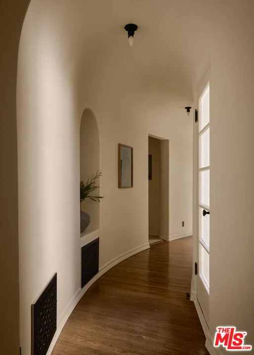 802 S Genesee Avenue Los Angeles, CA 90036