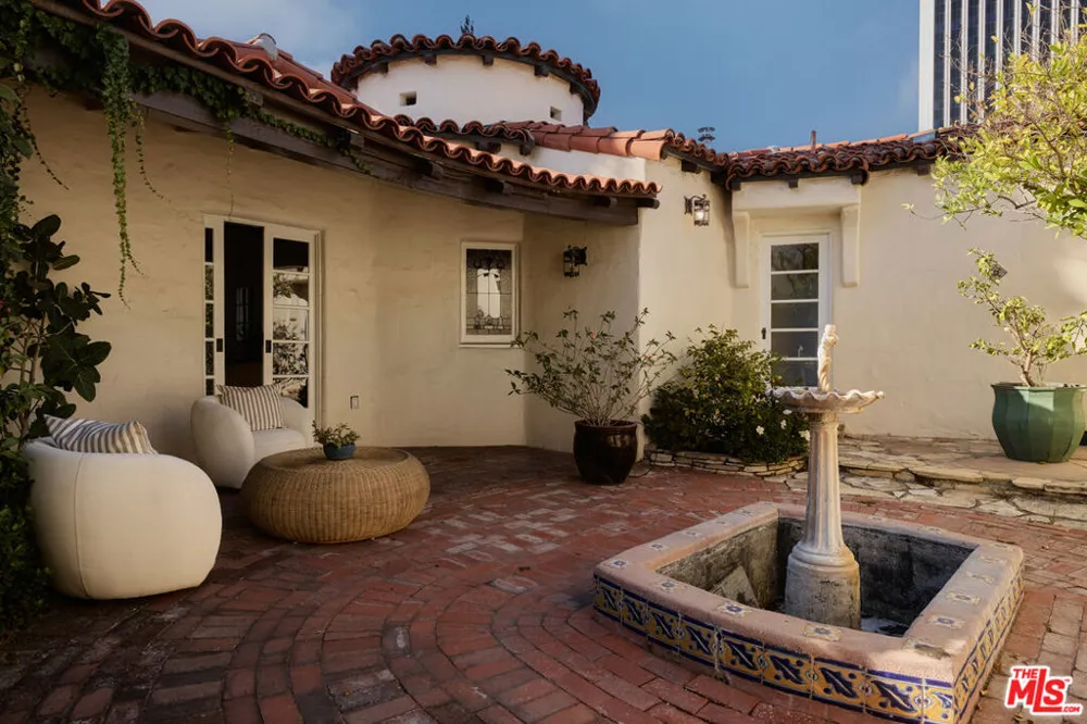 802 S Genesee Avenue Los Angeles, CA 90036