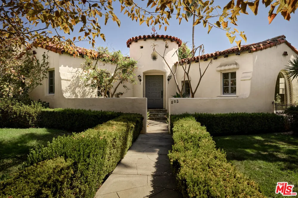 802 S Genesee Avenue Los Angeles, CA 90036