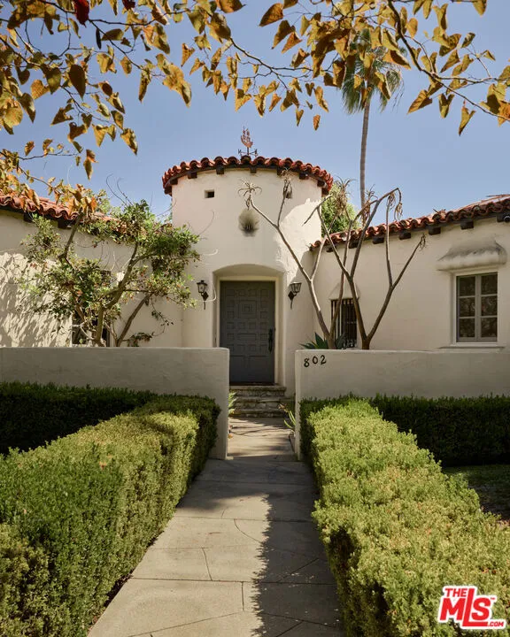 802 S Genesee Avenue Los Angeles, CA 90036