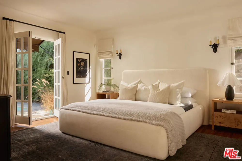 802 S Genesee Avenue Los Angeles, CA 90036