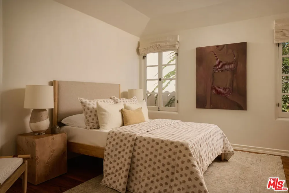 802 S Genesee Avenue Los Angeles, CA 90036