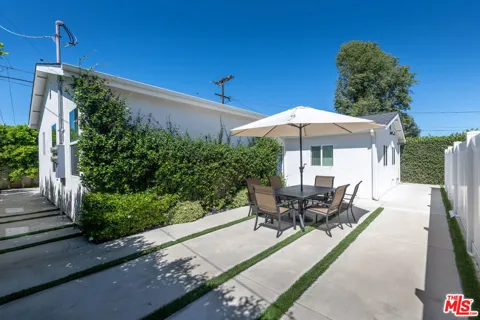 5329 Willis Avenue