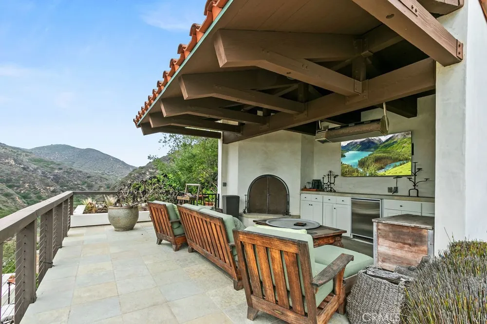 345 EMERALD BAY Laguna Beach, CA 92651