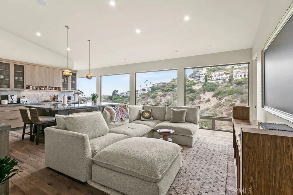 345 EMERALD BAY Laguna Beach, CA 92651