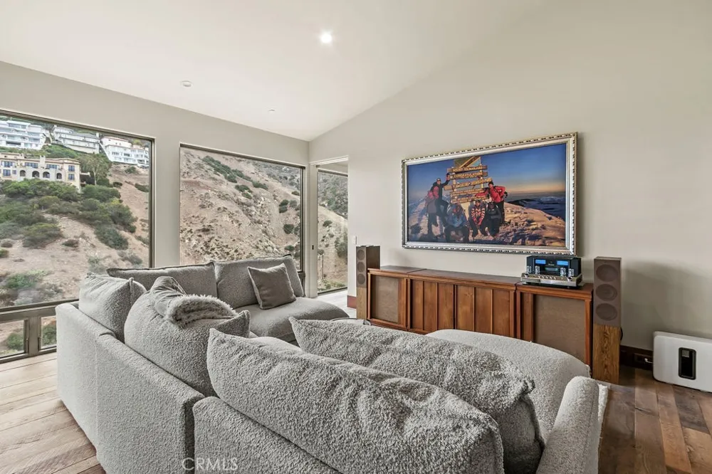 345 EMERALD BAY Laguna Beach, CA 92651