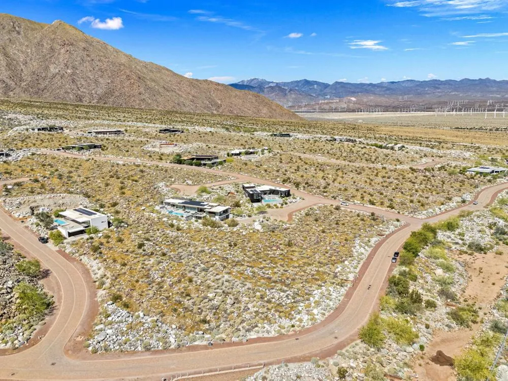 1961 Vista Palizada Drive Palm Springs, CA 92262