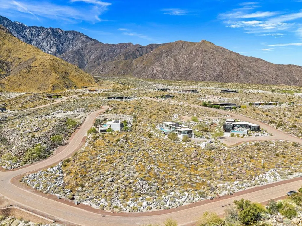 1961 Vista Palizada Drive Palm Springs, CA 92262