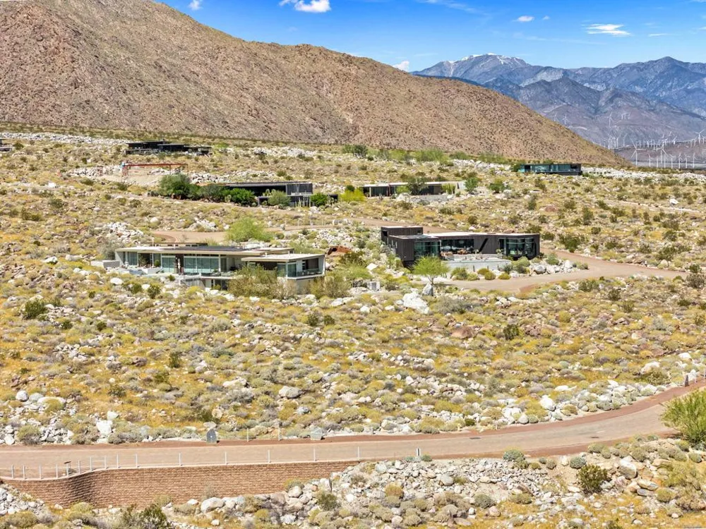 1961 Vista Palizada Drive Palm Springs, CA 92262