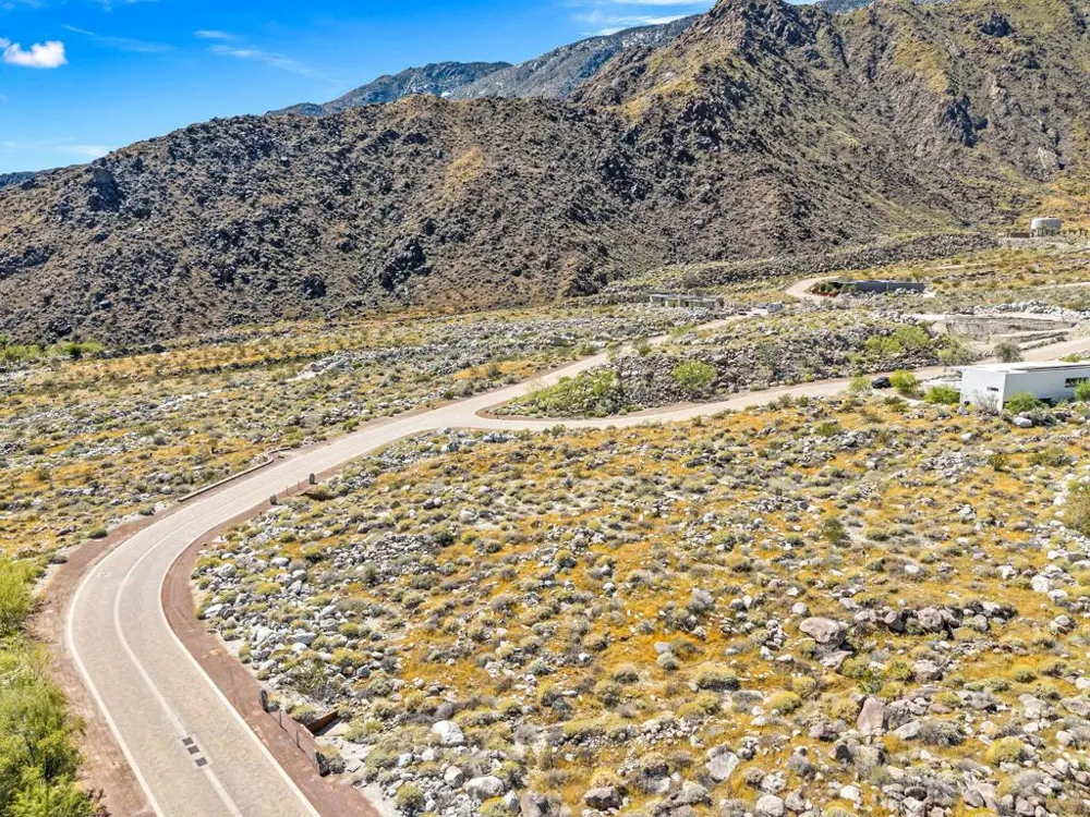 1961 Vista Palizada Drive Palm Springs, CA 92262