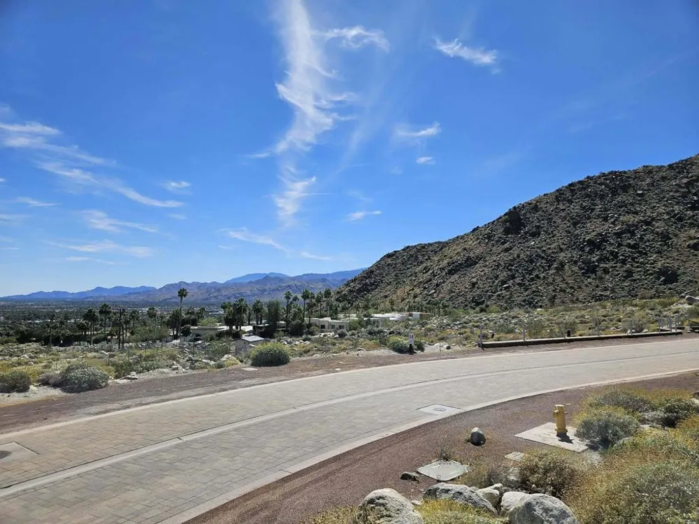 1961 Vista Palizada Drive Palm Springs, CA 92262