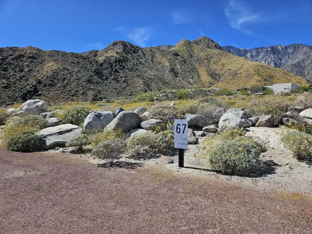 1961 Vista Palizada Drive Palm Springs, CA 92262