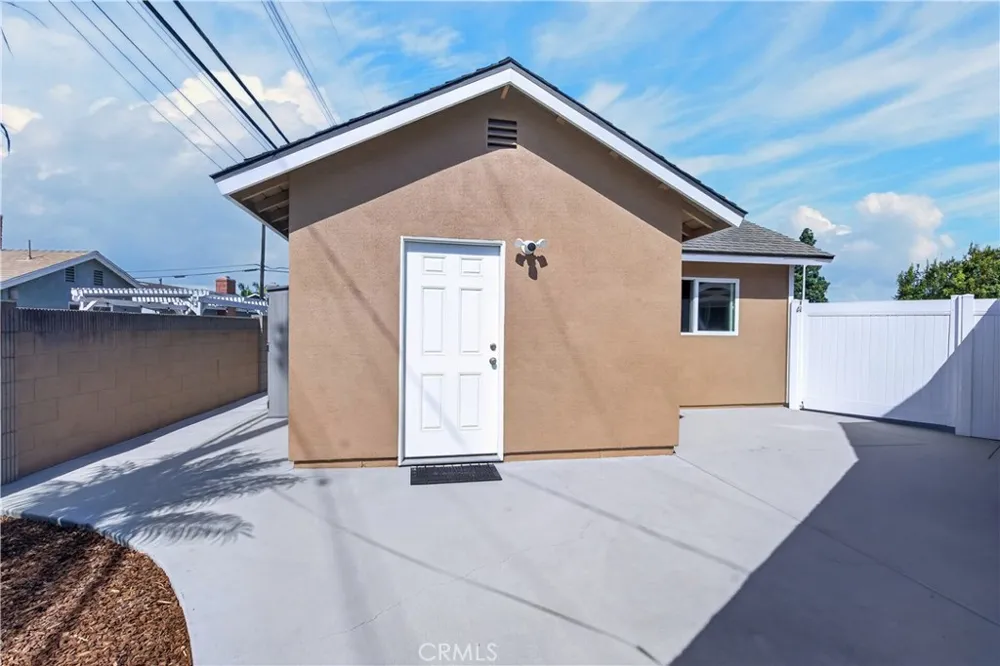 6832 Alexandria Huntington Beach, CA 92647