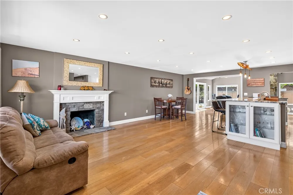 6832 Alexandria Huntington Beach, CA 92647