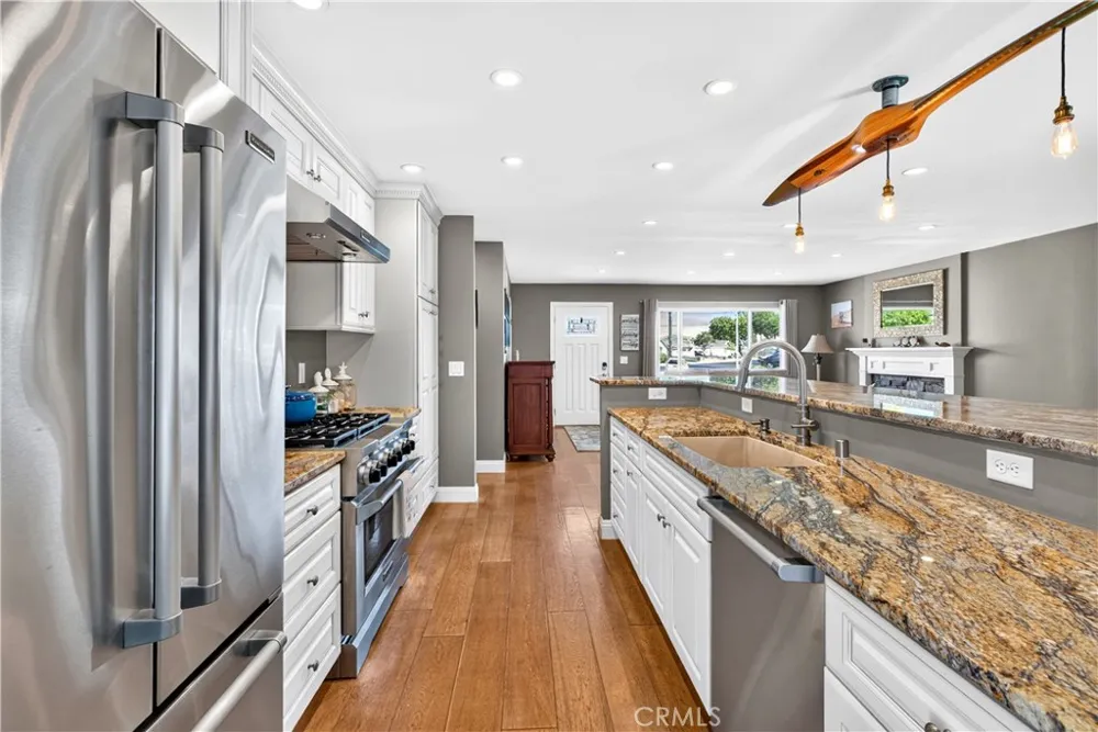6832 Alexandria Huntington Beach, CA 92647