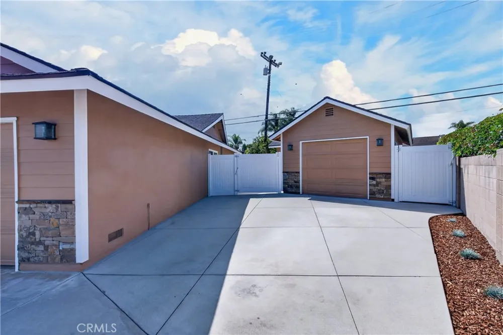 6832 Alexandria Huntington Beach, CA 92647