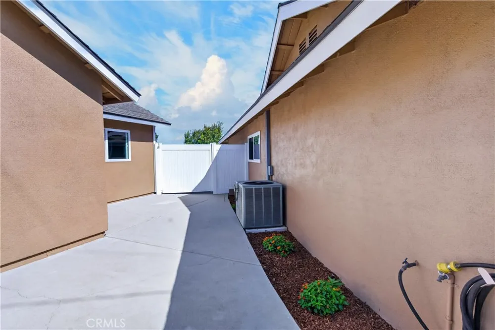 6832 Alexandria Huntington Beach, CA 92647