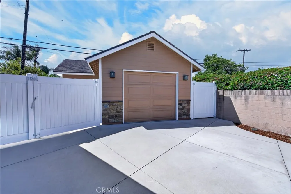 6832 Alexandria Huntington Beach, CA 92647