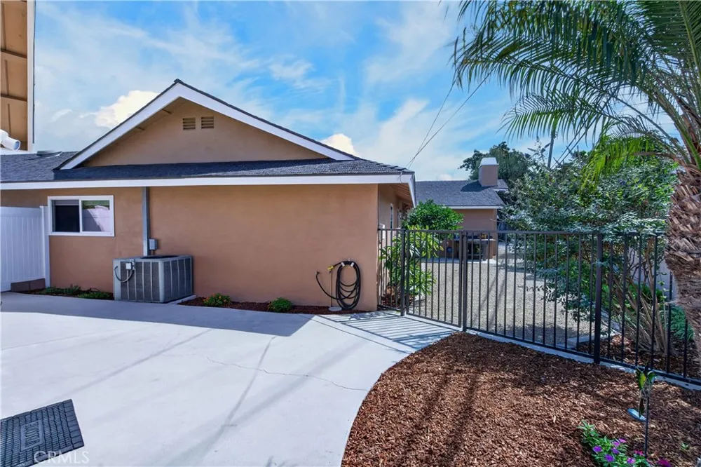 6832 Alexandria Huntington Beach, CA 92647