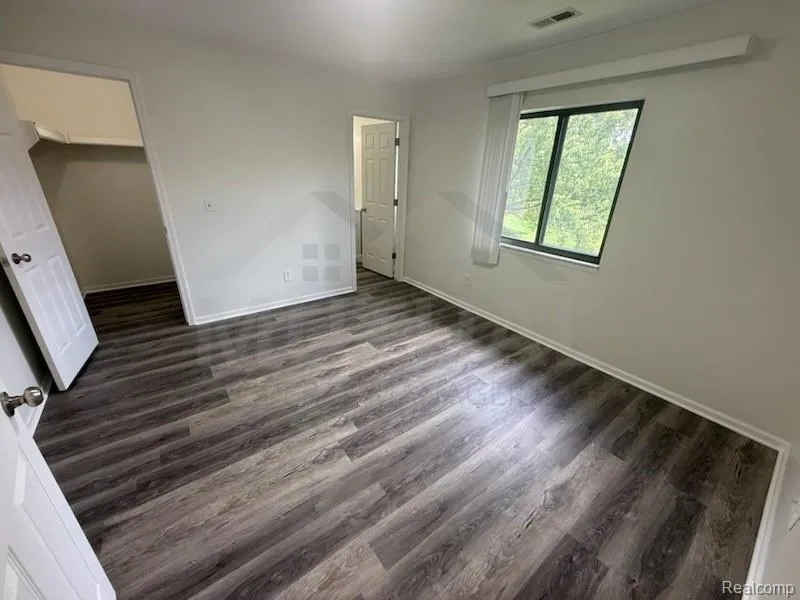 1560 Meadow Side Drive Rochester Hills City, MI 48307