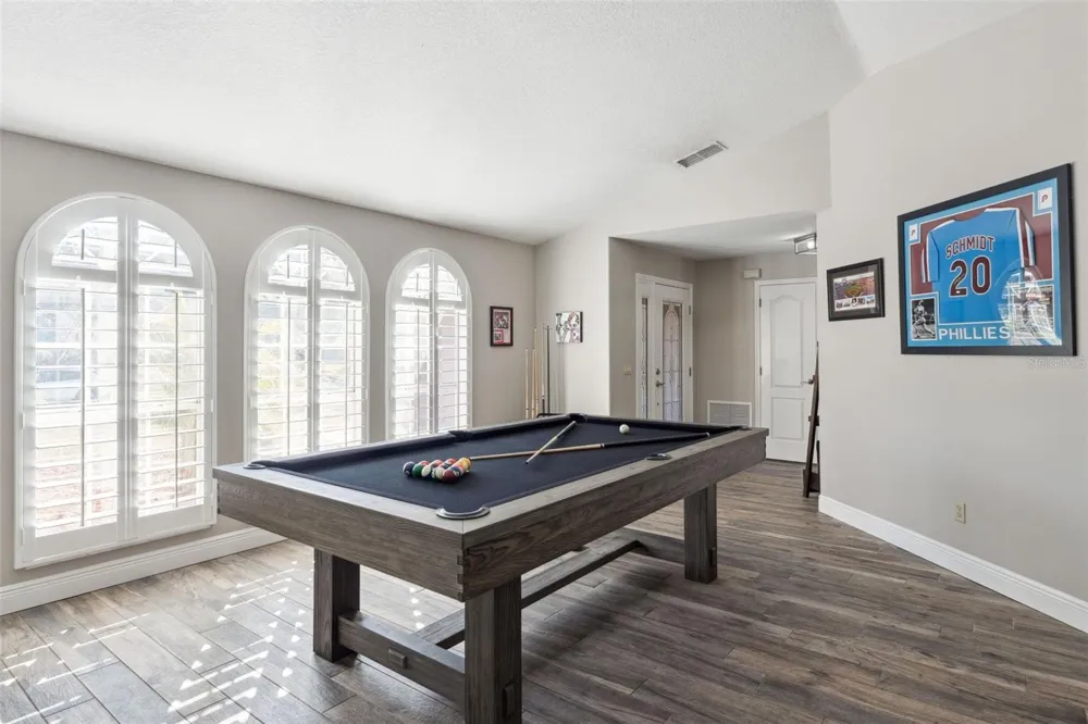 692 ROCHESTER STREET Oviedo, FL 32765