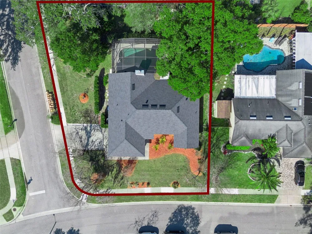 692 ROCHESTER STREET Oviedo, FL 32765
