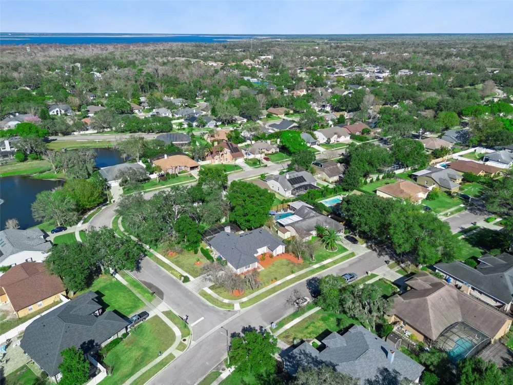 692 ROCHESTER STREET Oviedo, FL 32765