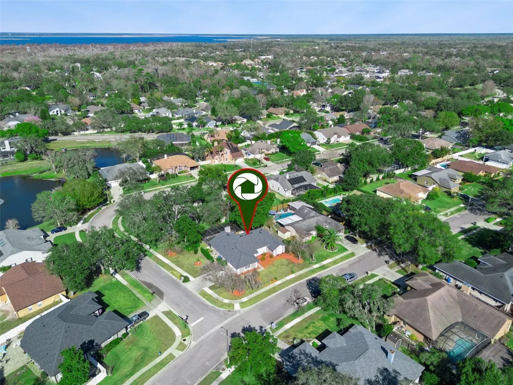 692 ROCHESTER STREET Oviedo, FL 32765