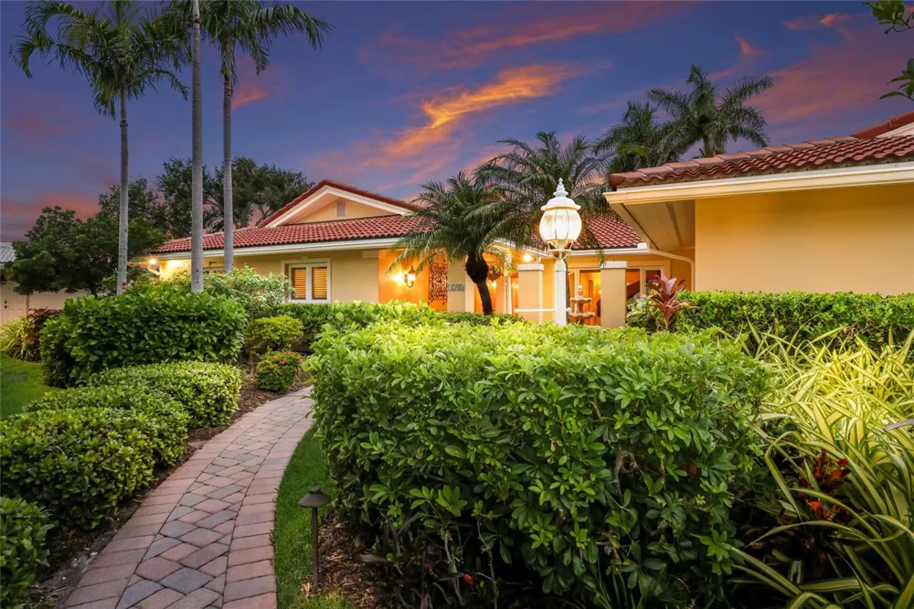 7208 19TH AVENUE NW Bradenton, FL 34209