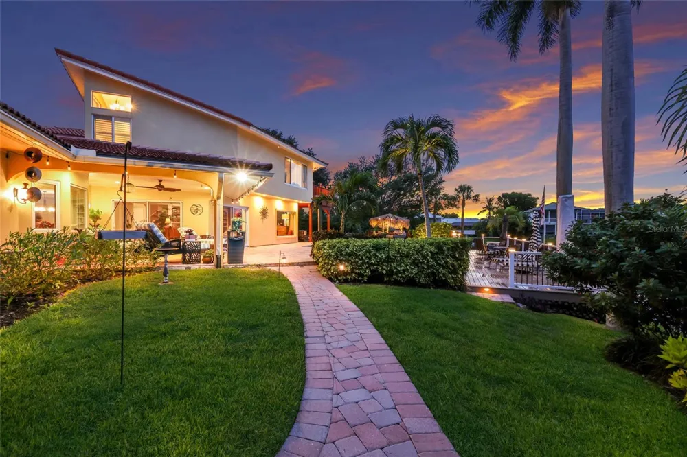 7208 19TH AVENUE NW Bradenton, FL 34209