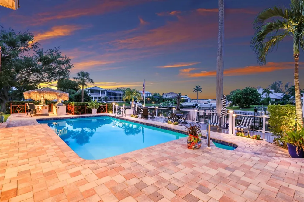 7208 19TH AVENUE NW Bradenton, FL 34209