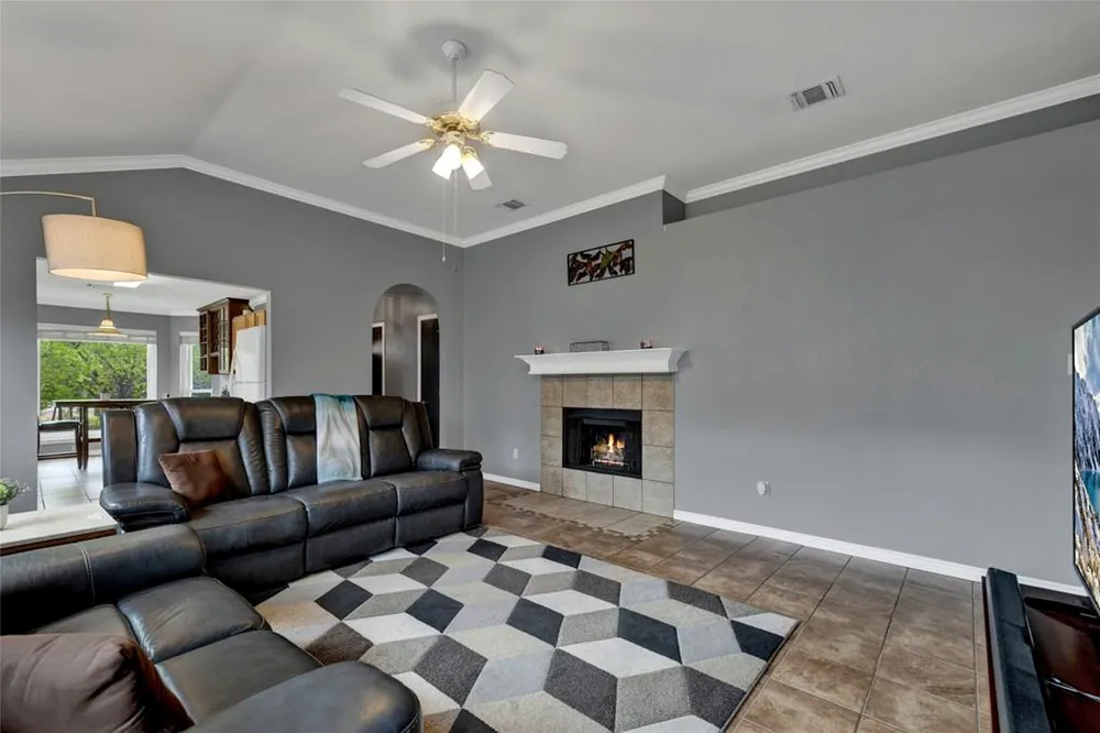 1124 Lago Vista Street San Marcos, TX 78666