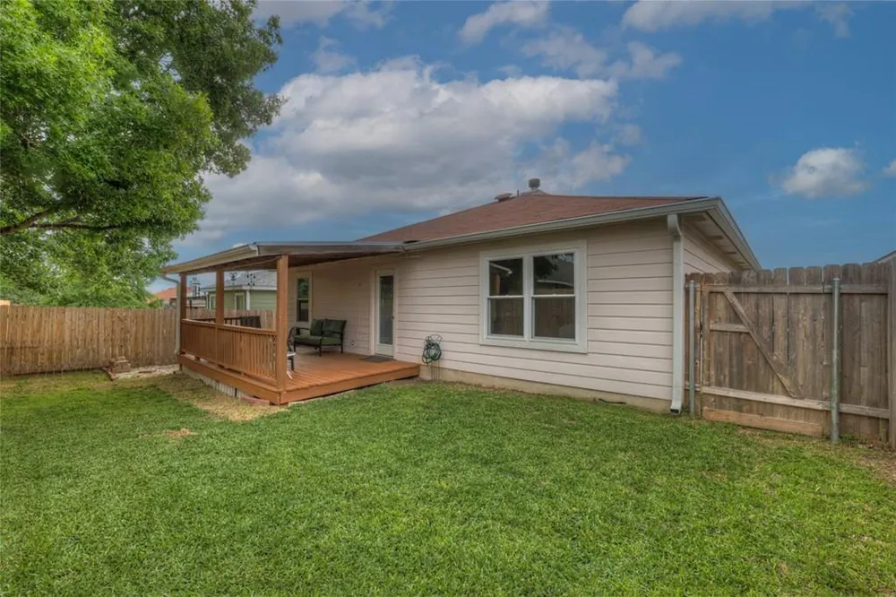 1124 Lago Vista Street San Marcos, TX 78666