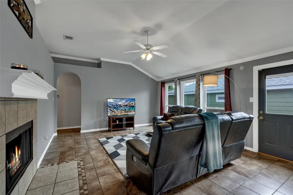 1124 Lago Vista Street San Marcos, TX 78666
