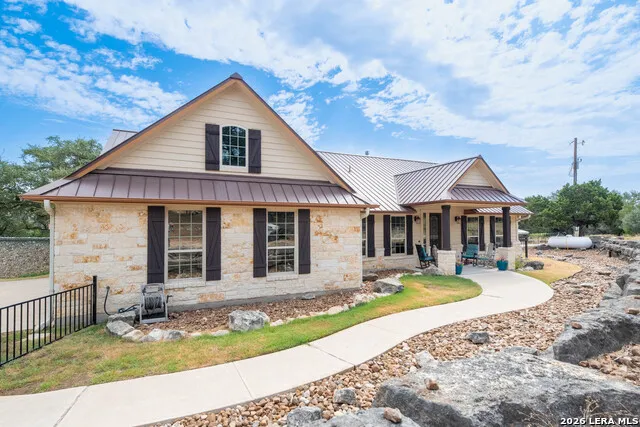 824 Shelly Canyon Lake, TX 78133