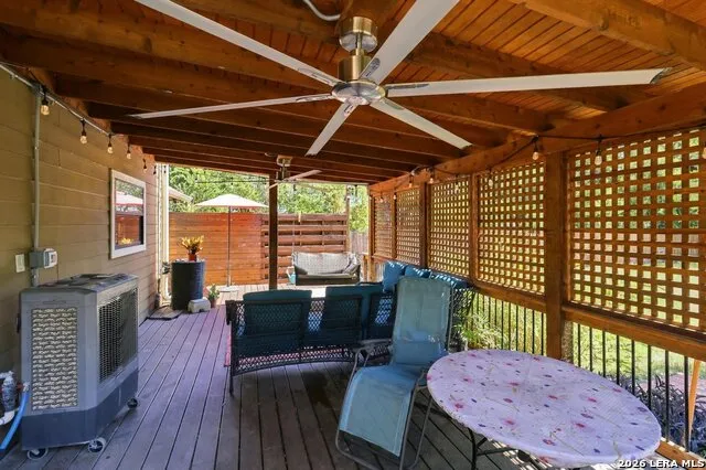 6815 JOHN MARSHALL ST San Antonio, TX 78240