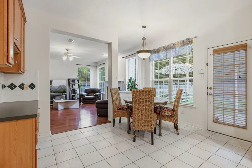 7 Mayborough Court The Woodlands, TX 77382