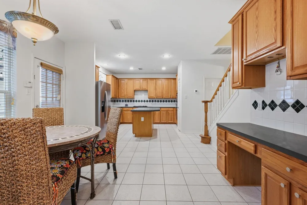 7 Mayborough Court The Woodlands, TX 77382