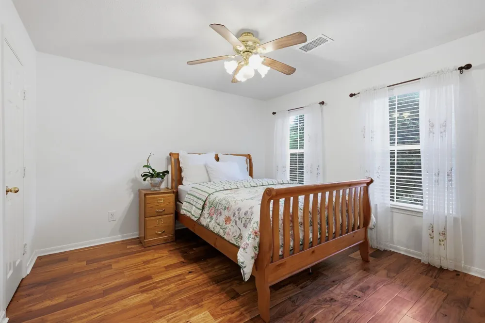 7 Mayborough Court The Woodlands, TX 77382