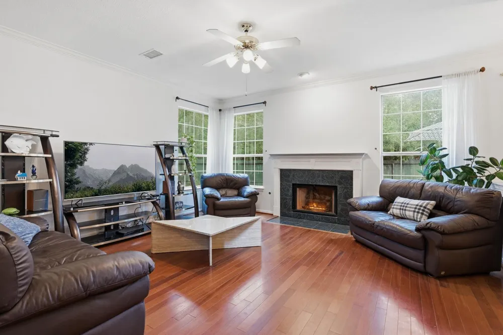 7 Mayborough Court The Woodlands, TX 77382