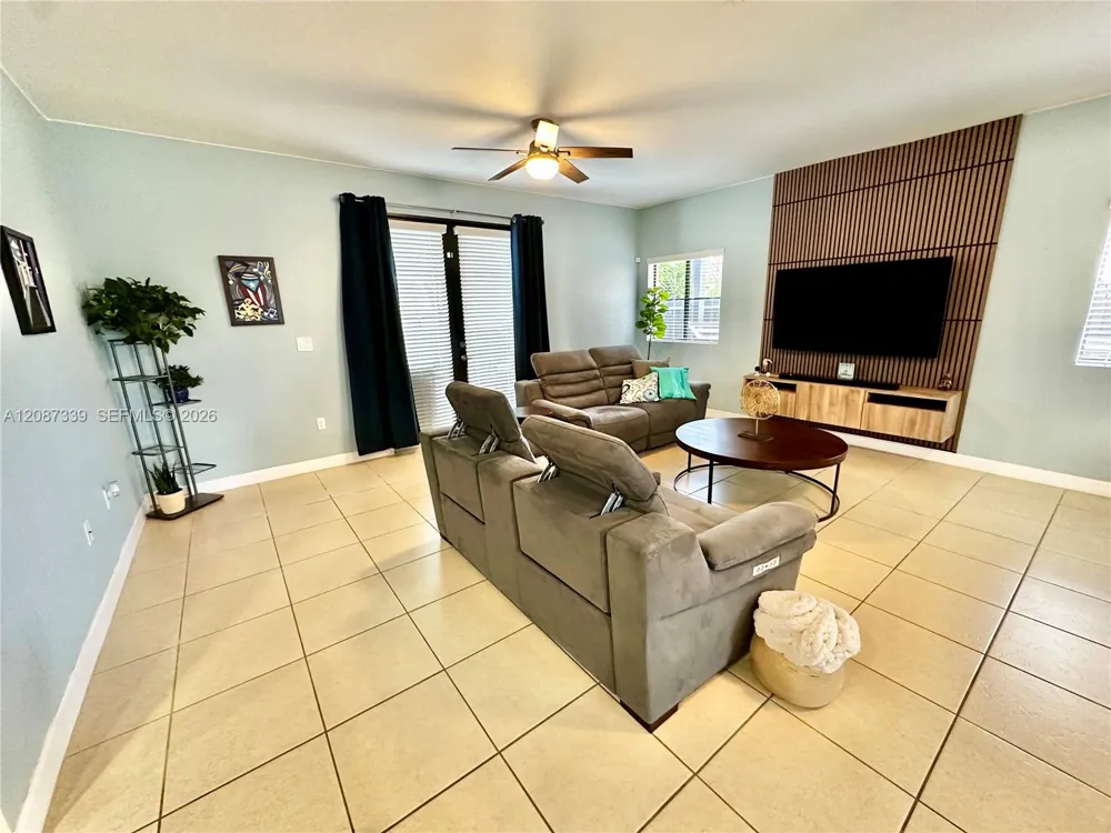 22961 SW 115th Ave Miami, FL 33170